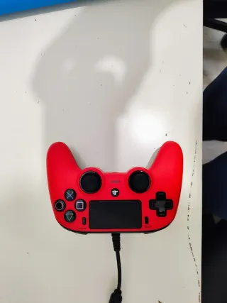 PS4 Slim + Volante FF + Cuffie HP