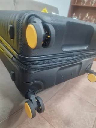 Maleta IT 23 kg negra