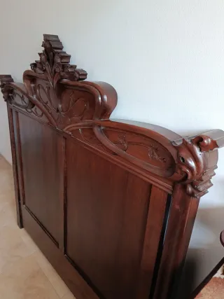 Cabezal cama y mesita noche antigua madera