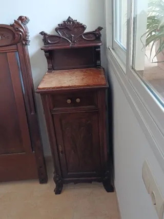 Cabezal cama y mesita noche antigua madera