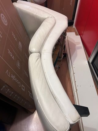 Divan bianco in pelle sintetica