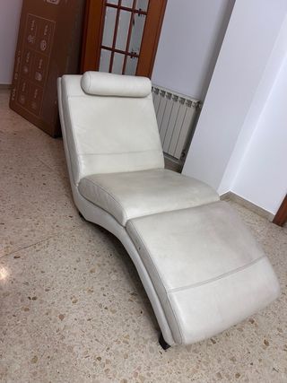 Divan bianco in pelle sintetica