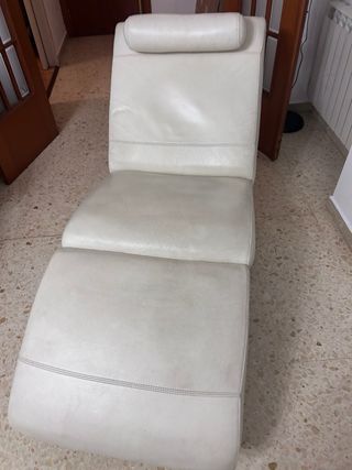 Divan bianco in pelle sintetica