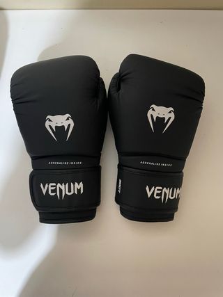 Guantes Boxeo Venum 10 oz Negros