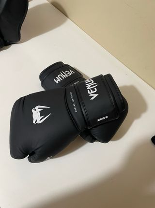 Guantes Boxeo Venum 10 oz Negros