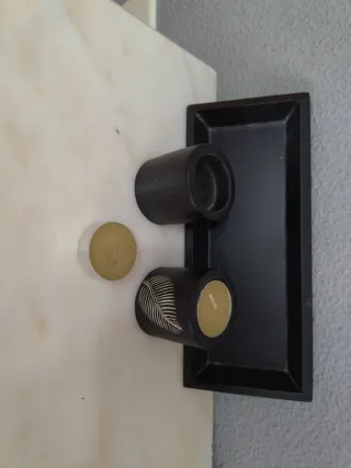 Centro de mesa con 2 velas decorativas