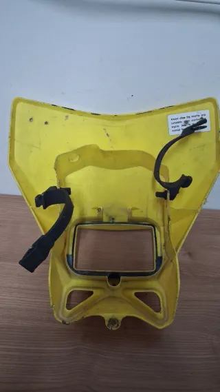 Careta suzuki drz E amarilla y blanca