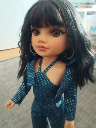 Muñeca Aitana con traje brillante