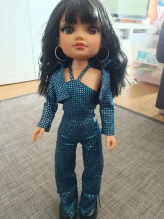 Muñeca Aitana con traje brillante