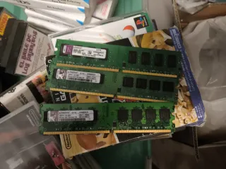 3 Módulos RAM Kingston 2GB DDR3