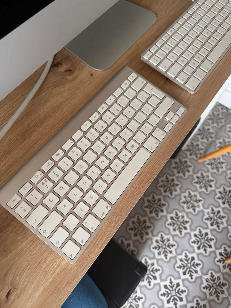 iMac 27” Apple – SSD 500GB – teclado Apple Bluetoo afbeelding 5
