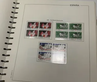 Álbum para sellos con sellos años 1990 a 1994