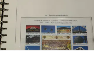Álbum para sellos con sellos años 1990 a 1994