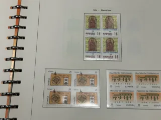 Álbum para sellos con sellos años 1990 a 1994