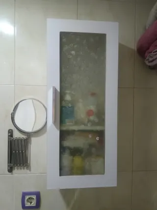Mueble de baño,espejo y mueble auxiliar