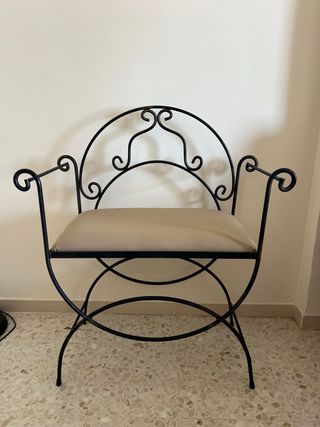 Silla de forja con asiento de tela