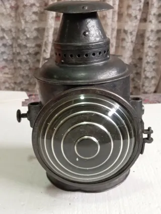 Faro de ferrocarril antiguo americano