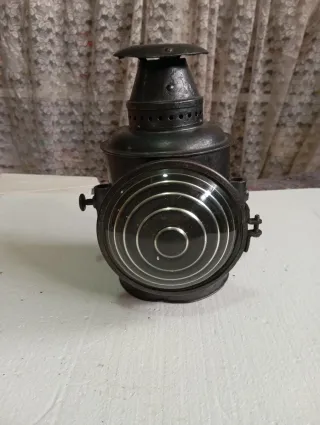 Faro de ferrocarril antiguo americano