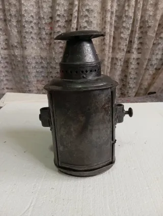 Faro de ferrocarril antiguo americano