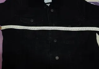 Cazadora vaquera negra con borrego