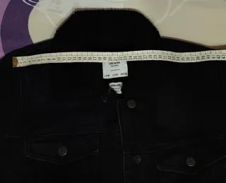 Cazadora vaquera negra con borrego