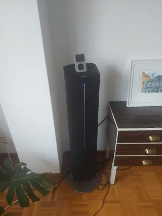 Torre de Sonido Philips Negra y Plateada con Iphod