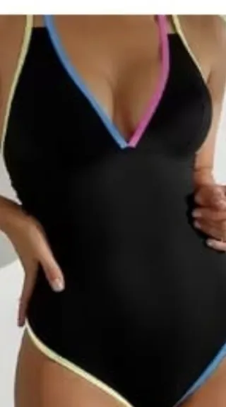 Bañador negro talla M con detalles