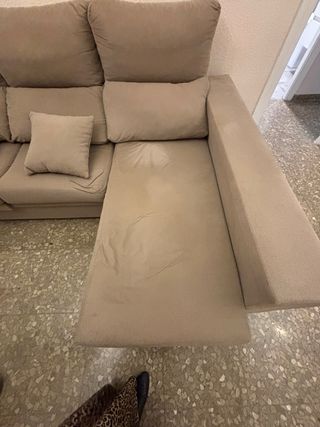 Sofá chaise longue beige + 2 taburetes