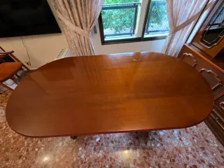 Mesa de comedor ovalada extensible