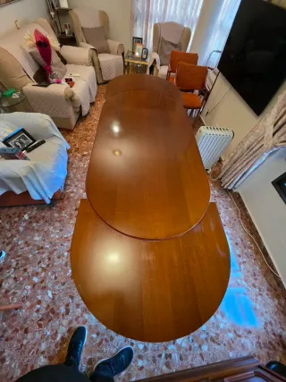 Mesa de comedor ovalada extensible