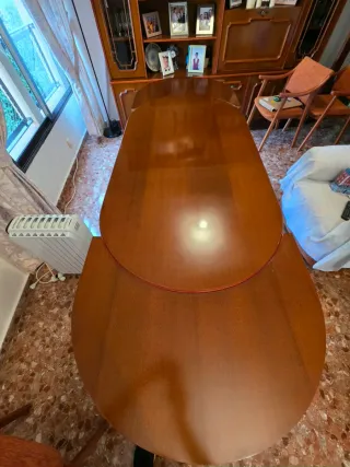 Mesa de comedor ovalada extensible