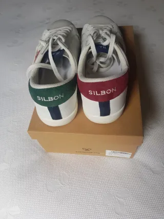 Zapatillas deportivas Silbon blancas y grises