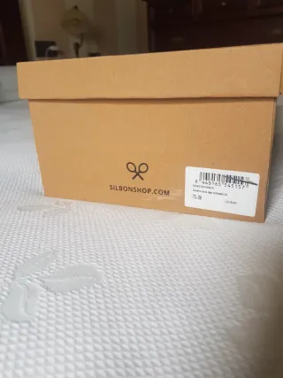 Zapatillas deportivas Silbon blancas y grises