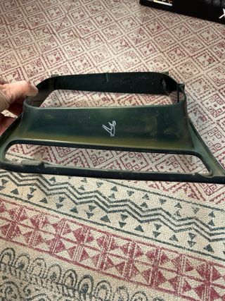 Bisel marco izquierdo faro Jeep Cherokee 80-90