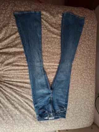 Pantalón vaquero de campana talla 32