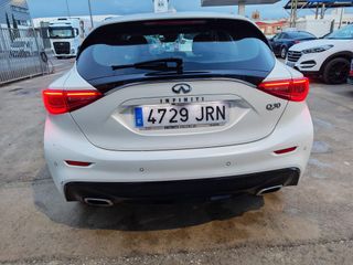 Infiniti Q30 Automático. 2016