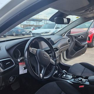 Infiniti Q30 Automático. 2016