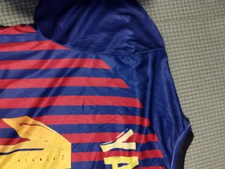 Camiseta de fútbol a rayas