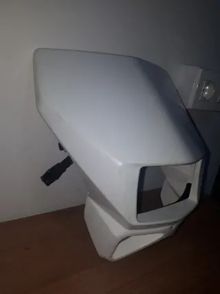 Careta suzuki drz E blanca