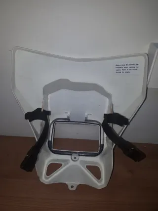 Careta suzuki drz E blanca