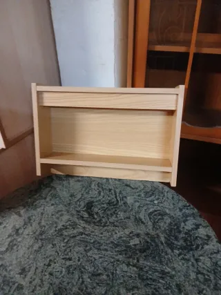 Mesita de noche de madera