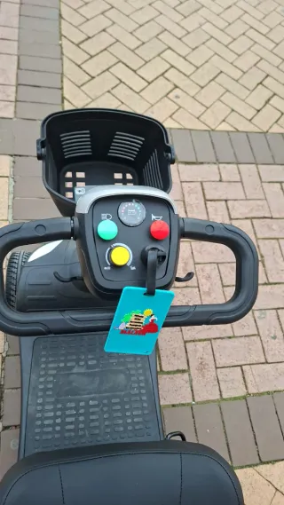 Scooter movilidad reducida con cesta