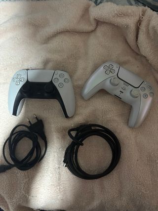 PS5 Slim Sony Nueva con 2