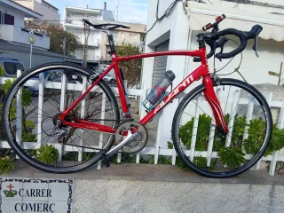 Bicicleta de carretera Avanti Vivace Roja