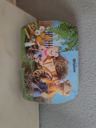 Caja metálica decorada con ositos