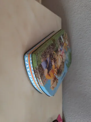 Caja metálica decorada con ositos