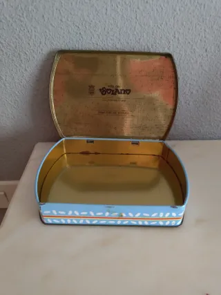 Caja metálica decorada con ositos