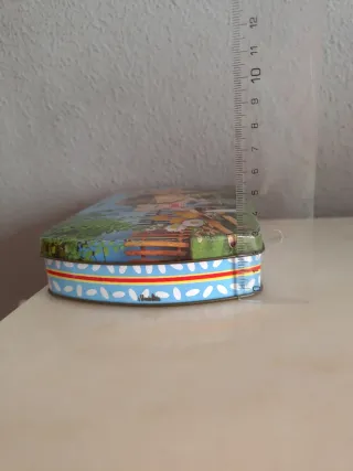 Caja metálica decorada con ositos