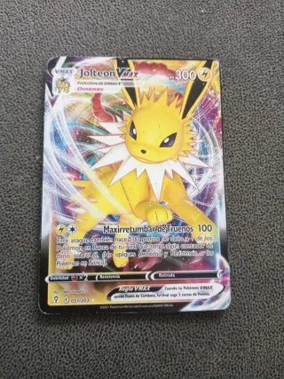 Carta Pokémon Jolteon V MAX 300 PS