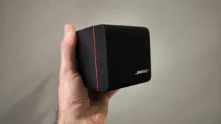 Altavoz Bose Acoustimass cubo red line